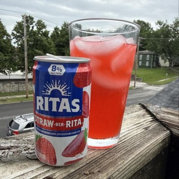 Straw-Ber-Rita Sparkling Margarita