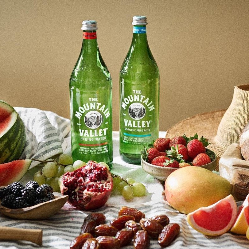 The Mountain Valley Water Sparkling