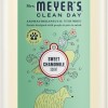 Mrs. Meyer’s Clean Day 3-in-1 Dog Shampoo – Sweet Chamomile
